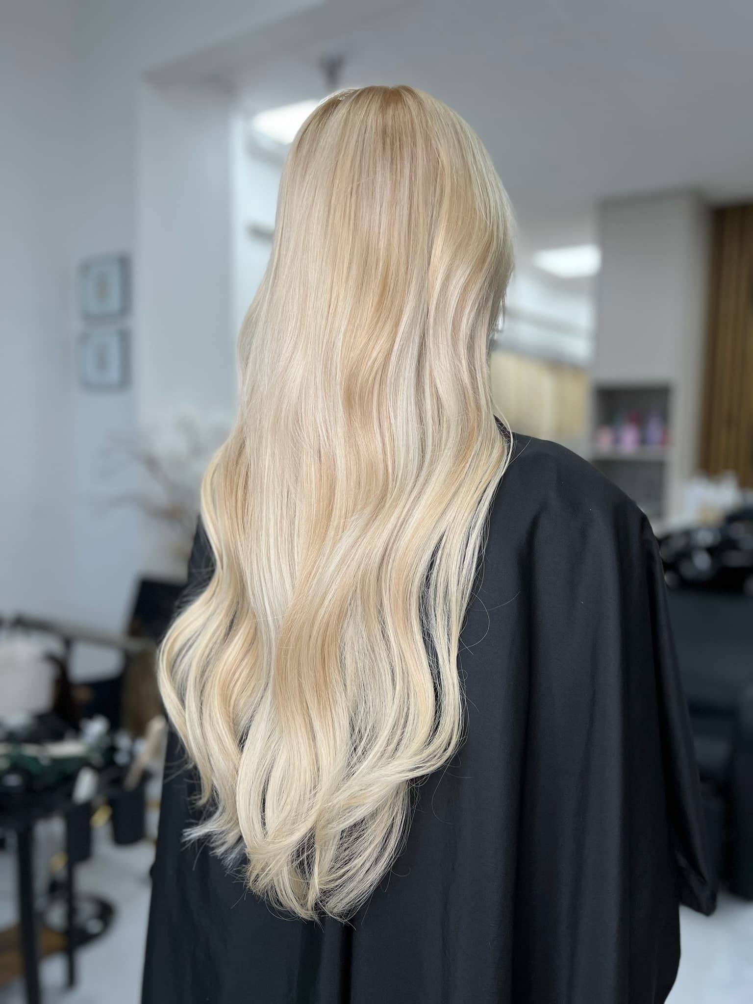 Dimensional brunette with soft caramel ribbons